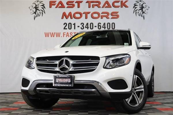 2018-mercedes-benz-glc-300-1of3