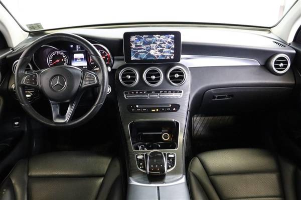 2018-mercedes-benz-glc-300-2of3